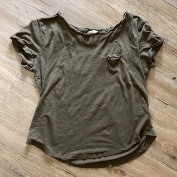 Green t-shirt from H&M! - Picture 2 of 3